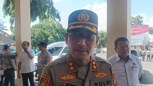 Kapolres Lombok Tengah, AKBP Eko Yusmiarto, saat ditemui awak media di kantornya, Selasa (27/5/2025). (Edi Suryansyah/detikBali)
