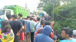 Kecelakaan Truk Tabrak Motor Dan Pikap di Probolinggo