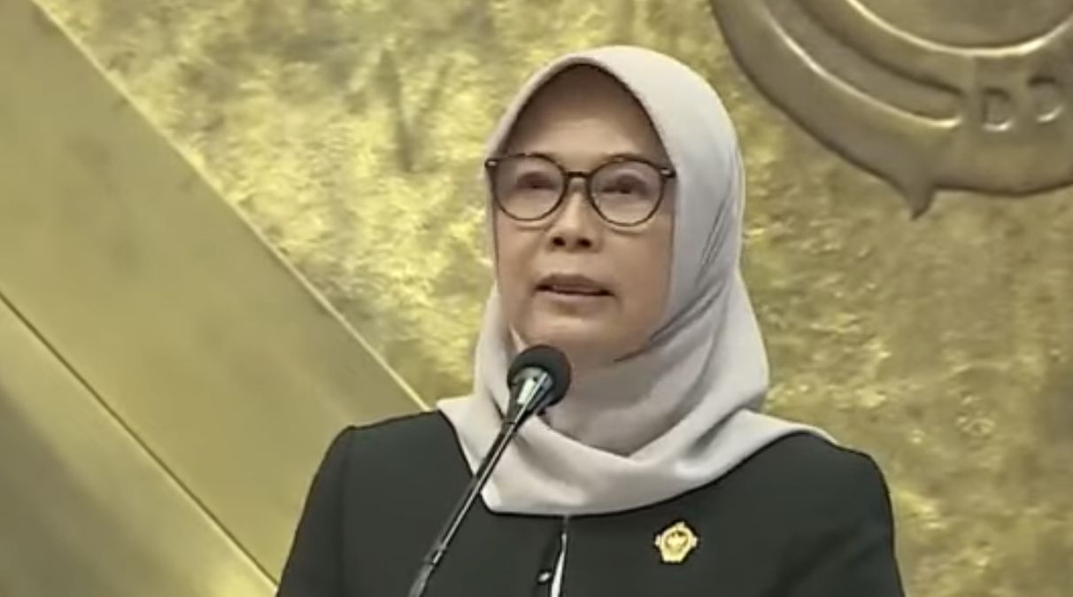Ketua BPK RI, Isma Yatun saat Rapat paripurna DPR RI ke-19 masa persidangan III tahun sidang 2024-2025. (YouTube/DPR RI) Ketua BPK RI, Isma Yatun saat Rapat paripurna DPR RI ke-19 masa persidangan III tahun sidang 2024-2025. (YouTube/DPR RI)