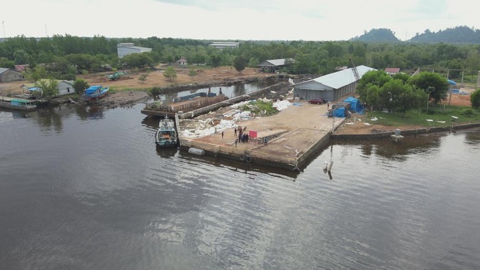 KKP segel proyek tersus dan reklamasi ilegal di Kayong Utara