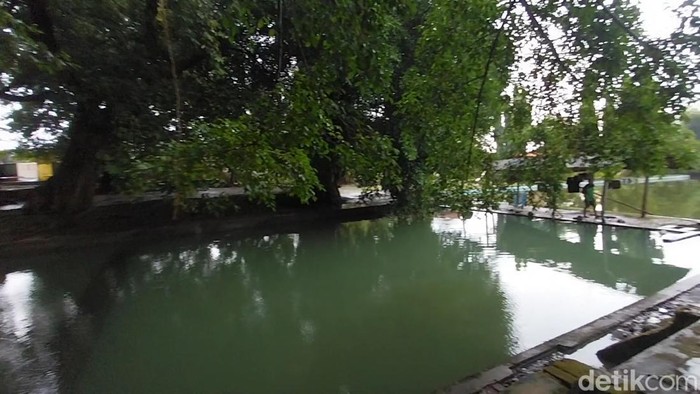 Kolam Sang Raja Majalengka.