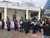 Tagih Janji Penghapusan Utang, Massa UMKM Ngadu ke DPRD DIY
