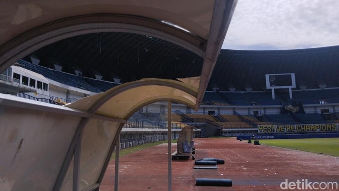 Kondisi terkini Stadion Gelora Bandung Lautan Api. Kondisi terkini Stadion Gelora Bandung Lautan Api.