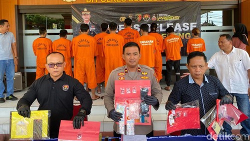 Konferensi pers pengungkapan kasus narkoba di Mapolres Buleleng, Selasa (27/5/2025). (Foto: Made Wijaya Kusuma/detikBali)