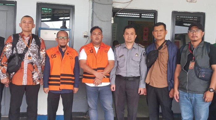 KPK melimpahkan berkas perkara kasus korupsi proyek Dinas PUPR Kabupaten Ogan Komering Ulu (OKU), Sumatera Selatan (Sumsel) ke pengadilan (dok.KPK)