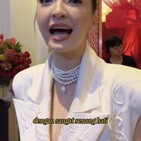 Mendapat jabatan tersebut, Raline Shah mengaku menerima dengan senang hati. Dengan senang hati. Karena jomblo butuh inspirasi, terang Raline. Foto: Instagram/@lunamaya