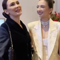 Luna dan Raline sendiri diketahui bertemu dalam salah satu acara yang digelar oleh majalah gaya hidup. Sebelumnya Luna memang kerap dijuluki sebagai ketua dari perkumpulan jomblo Indonesia. Setelah akhirnya menikah dengan Maxime, Luna pun menyerahkan jabatannya itu ke Raline. Foto: Instagram/@lunamaya