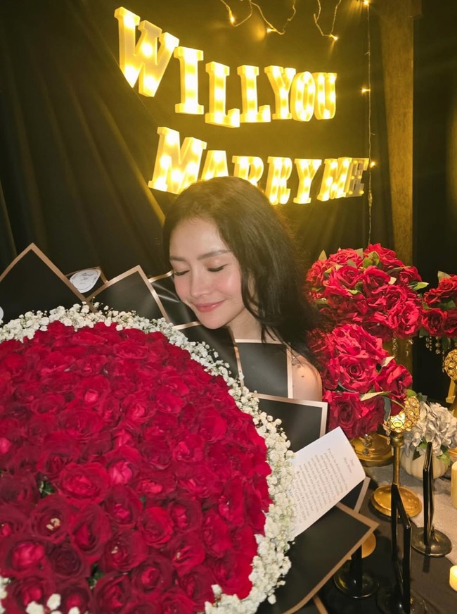 Unggahan Mawar itu pun banjir doa dan ucapan selamat dari para netizen. Tak sedikit yang ikut bahagia menyaksikan Mawar yang akhirnya kembali menemukan cintanya. Foto: Instagram/@mysamawar