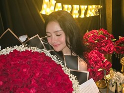 8 Foto Mawar AFI Dilamar Kekasih saat Dinner Romantis, Curi Atensi