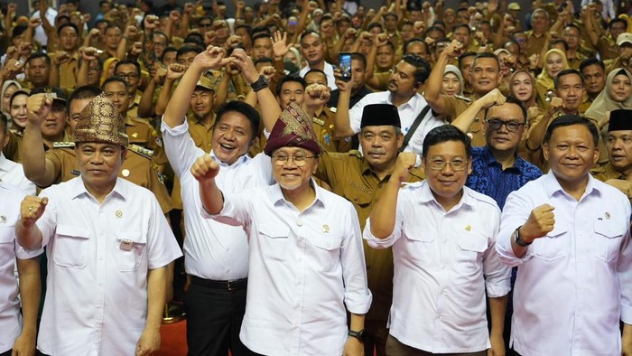 Zulhas di acara Meninjau Pelaksanaan Musyawarah Kelurahan Khusus Pembentukan Koperasi Desa/Kelurahan Merah Putih di Palembang, Sumatera Selatan, seperti dalam keterangannya Selasa (27/5/2025).
