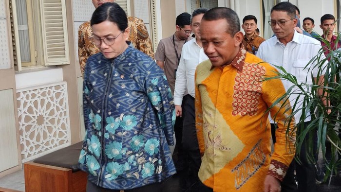 Menteri Keuangan Sri Mulyani dan Menteri ESDM Bahlil Lahadalia