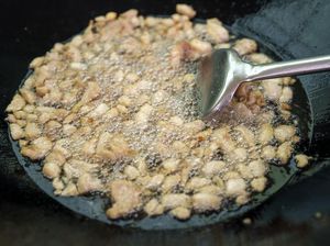 Minyak Babi Bikin Masakan Lebih Sedap? Ini Jawaban Chef