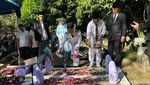 Momen Ratu Zakiyah Ziarah ke Makam Orang Tua Usai Dilantik Jadi Bupati