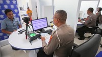 Delapan negara anggota ASEAN, yakni Filipina, Thailand, Laos, Vietnam, Brunei Darussalam, Myanmar, Malaysia, dan Singapura. Kebijakan ini diambil menyusul penyesuaian Nomor Induk Kependudukan (NIK) menjadi nomor SIM sebagai identitas tunggal kependudukan. ANTARA FOTO/Muhammad Iqbal