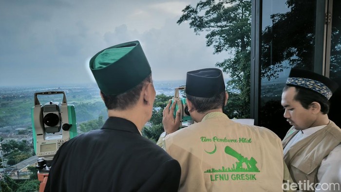 Pemantauan 1 Zulhijah hilal dari Condrodipo, Gresik.