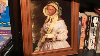 Suaminya iseng, ganti salah satu foto di rumahnya dengan hasil photoshop-nya. Foto: mandal0re via Bored Panda  