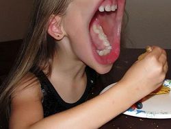 Photoshop Kocak yang Lumayan Bikin Nyengir