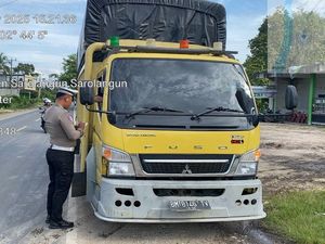 Viral Polantas Sarolangun Diduga Pungli Sopir Truk, Polisi Bantah: Truk Over Load