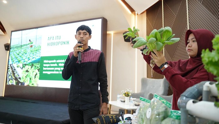 Pusri memberikan edukasi urban farming ke masyarakat.