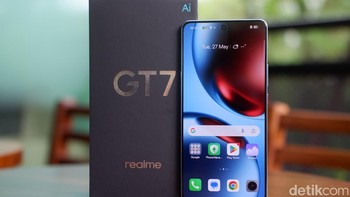 Realme juga meningkatkan kemampuan AI di Realme GT 7 Series. Selain mengupgrade fitur AI yang sebelumnya sudah dihadirkan di GT 6, pada Realme GT 7 Series ditambahkan sejumlah kemampuan berbasis AI untuk fotografi (AI Travel Snap Camera, AI 2K Live Photo, AI Imaging Assistant) dan untuk multitasking serta gaming (AI Planner, AI gaming assistant). Foto: Adi Fida Rahman/detikINET