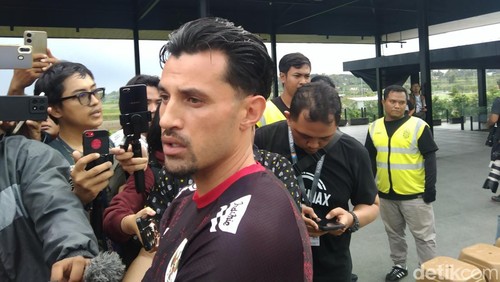 Stefano Lilipaly saat mengikuti pemusatan latihan bersama Timnas Indonesia di Bali United Training Center, Pantai Purnama, Gianyar, Bali, Senin (27/5/2025). (Foto: Krisna Pradipta/detikBali)