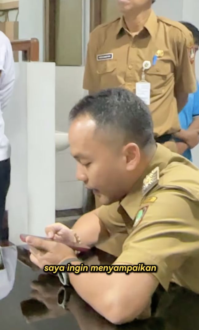 Wali Kota Solo saat menyidak Ayam Goreng Widuran