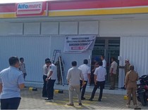 2 Minimarket di Takalar Disegel Satpol PP gegara Belum Kantongi Izin