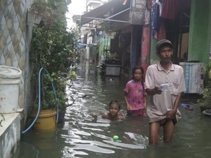 Waspada Banjir Rob di Pesisir Jatim hingga 30 September 2025