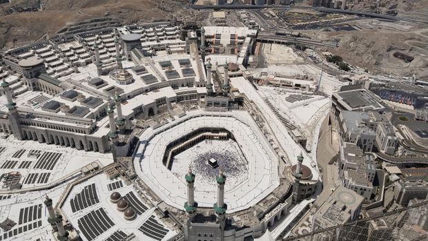 Belajar Tata Surya dan Melihat Masjidil Haram dari Menara Abraj Al Bait atau Clock Tower