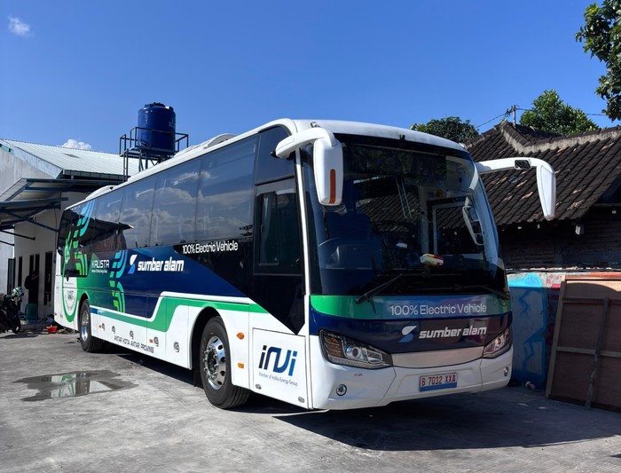 Bus listrik PO Sumber Alam
