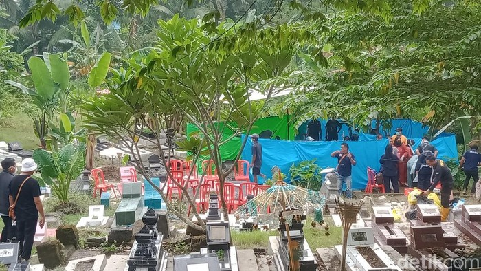 Ekshumasi makam siswa SMPN di Desa Melikan, Wedi, Klaten, Rabu (28/5/2025).