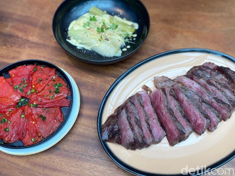Ada Wagyu Ribeye Steak Pakai Sambala Racikan Chef Spanyol di Sini