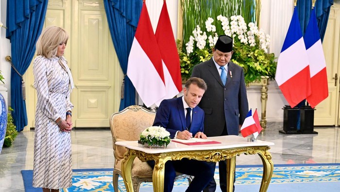 Istri macron (Biro Pers) Istri macron (Biro Pers)