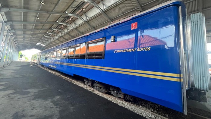 Kereta Suite Class Compartment di KA Argo Bromo Anggrek, kelas premium yang resmi beroperasi mulai 1 Juni 2025, dengan rute Gambir–Surabaya Pasar Turi.