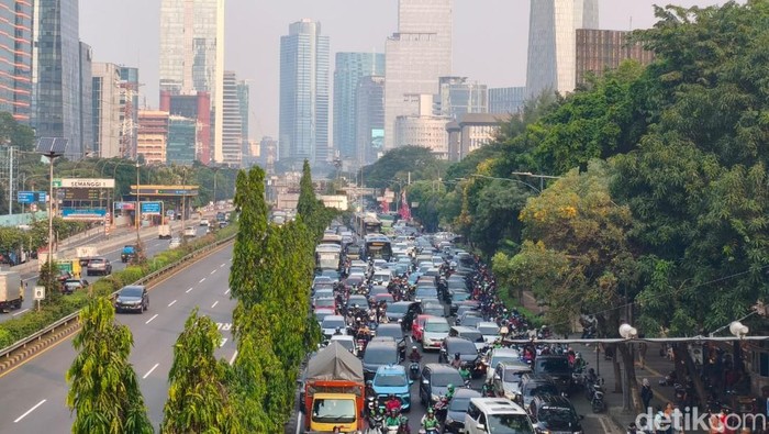 Kondisi Jalan Gatot Subroto.