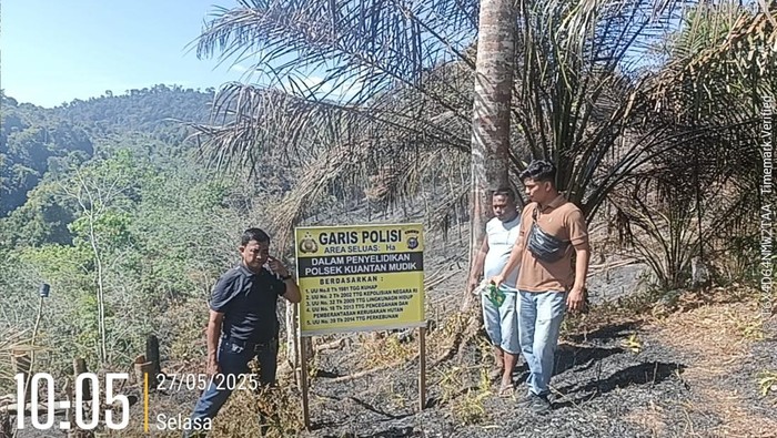 Lanah seluas 2 hektare di area Hutan Lindung Bukit Betabuh, Kuansing, Riau, terbakar pada Senin (26/5). Tiga pelaku pembakaran ditangkap polisi.