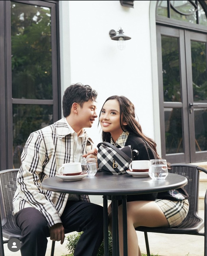 Lyodra Ginting Asyik Kulineran, Minum Kopi hingga Makan Ramen Lyodra Ginting Asyik Kulineran, Minum Kopi hingga Makan Ramen