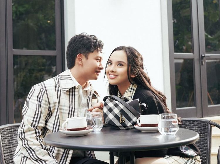 Lyodra Ginting Asyik Kulineran, Minum Kopi hingga Makan Ramen