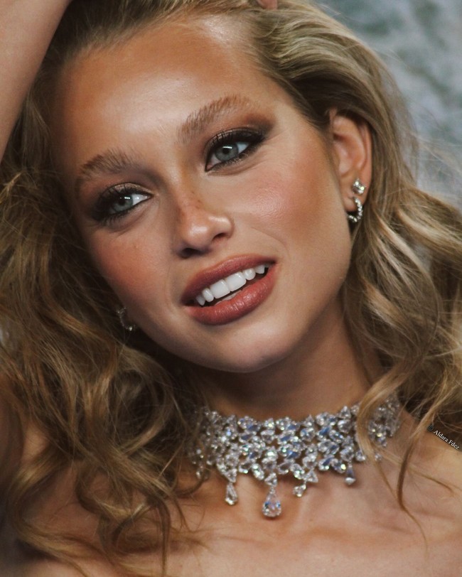 Lando Norris sukses jadi juara F1 GP Monako. Kemenangannya disaksikan sang kekasih, Margarida Corceiro. Foto: Instagram @magui_corceiro