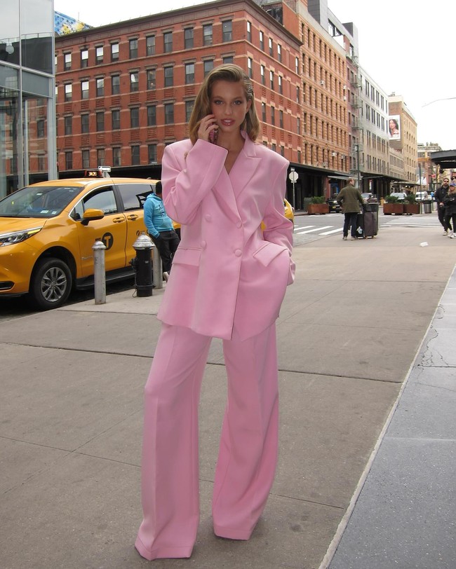 Dilansir Daily Star, sebelum berkencan dengan Lando, wanita 22 tahun ini pernah dipacari pemain bola Joao Felix selama empat tahun.Foto: Instagram @magui_corceiro