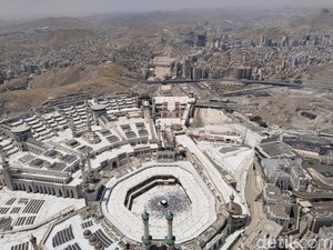 Saudi Tangguhkan Tiga Travel Umrah Imbas Gagal Sediakan Akomodasi Jemaah