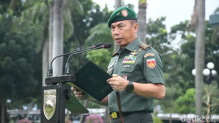 Mayjen Deddy Suryadi dirotasi dari Pangdam IV/Diponegoro menjadi Pangdam Jaya (dok Kodam Diponegoro) Mayjen Deddy Suryadi dirotasi dari Pangdam IV/Diponegoro menjadi Pangdam Jaya (dok Kodam Diponegoro)