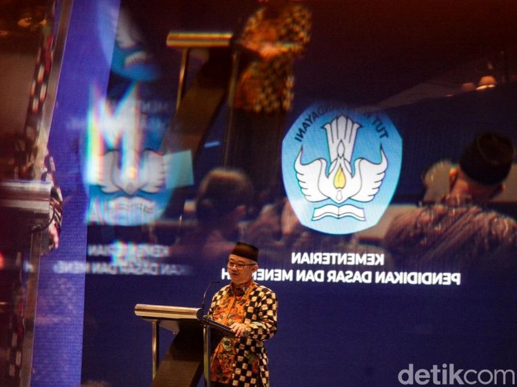 Mendikdasmen Dorong STEM Tingkatkan Kualitas Pendidikan RI