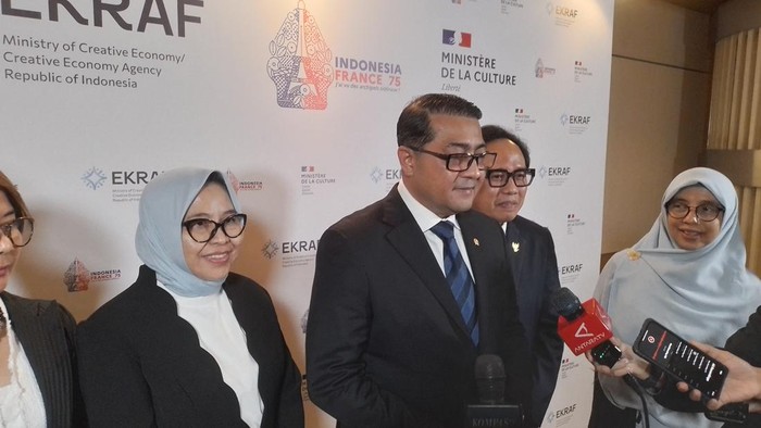 Menteri Ekonomi Kreatif Teuku Riefky Harsya