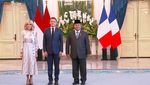 Presiden Prancis Macron Cipika-cipiki dengan Istri di Sela Bertemu Prabowo