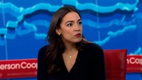 Saat itu, Ocasio menjadi wanita termuda di Kongres AS. Ia mematahkan rekor Elise Stefanik dari Partai Republik, yang berusia 30 tahun saat pertama terpilih pada 2014. Ocasio hingga kini masih duduk di Kongres AS. (CNN)