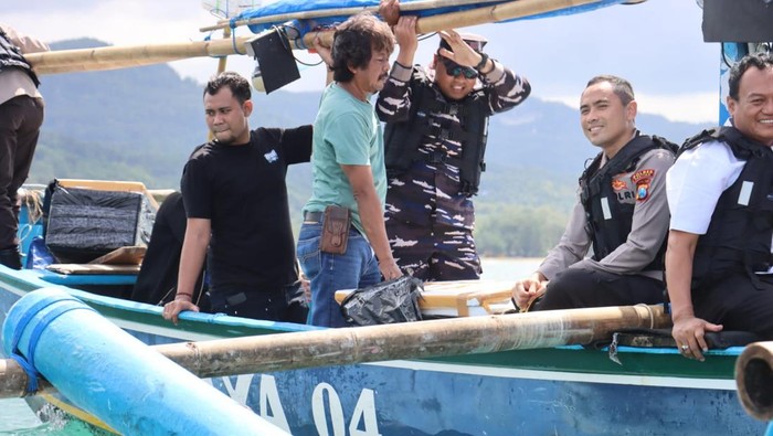 Pelepasan benur oleh pihak kepolisian