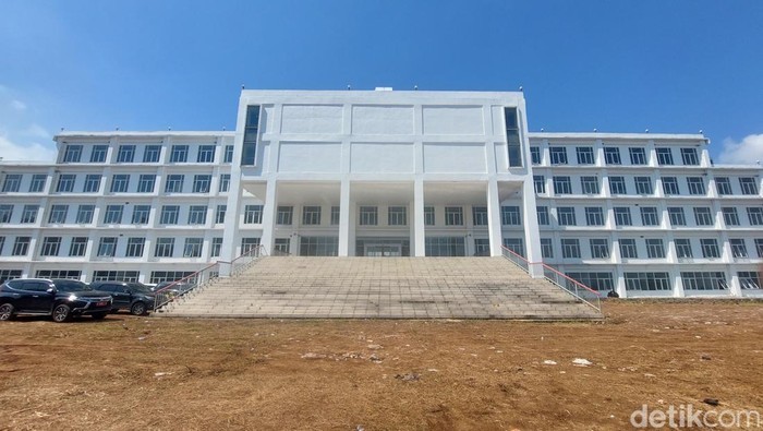 Penampakan gedung baru DPRD KBB yang mulai digunakan