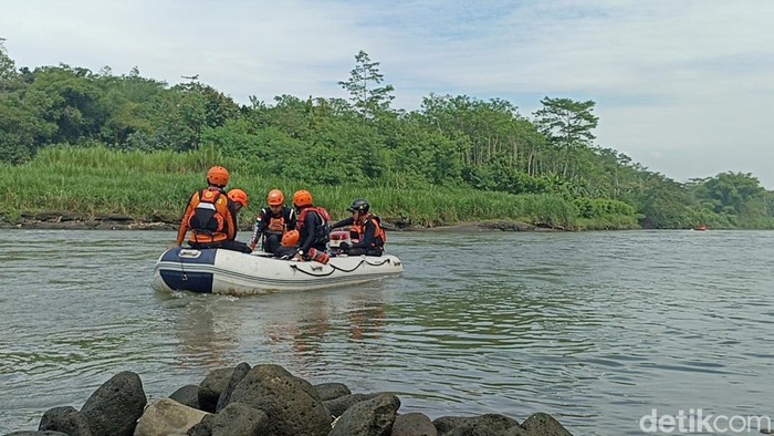Pencarian remaja hilang di Blitar