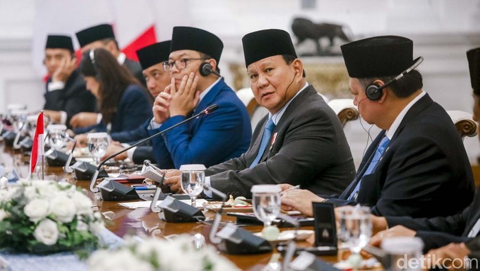 Presiden Republik Indonesia Prabowo Subianto dan Presiden Prancis Emmanuel Macron memimpin pertemuan bilateral di Istana Merdeka, Jakarta, Rabu (28/5/2025).